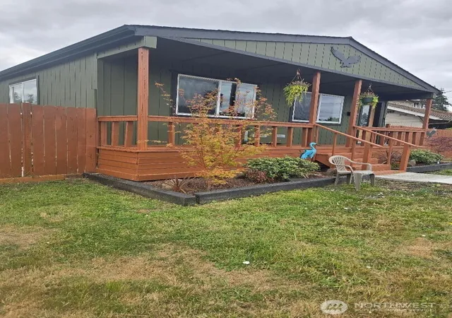 Photo 3 of Single family home for sale at 557 Sw Pacific Ave, Chehalis, WA 98532 | MLS# NWM2576922 | Listing updated on 2026-10-03