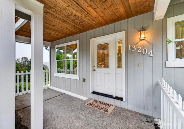 Photo 3 of Single family home for sale at 13204 Emerald Dr Nw, Gig Harbor, WA 98329 | MLS# NWM2576958 | Listing updated on 2026-09-28