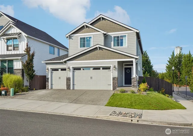 Photo 2 of Single family home for sale at 3016 S White Salmon Dr, Ridgefield, WA 98642 | MLS# NWM2576984 | Listing updated on 2026-09-24