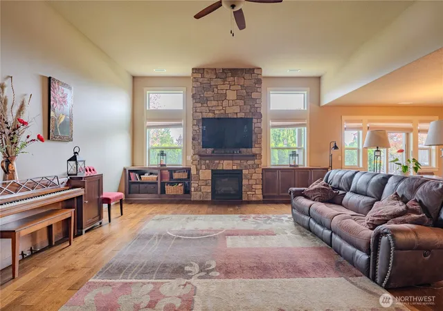 Photo 3 of Single family home for sale at 1822 S Dusky Dr, Ridgefield, WA 98642 | MLS# NWM2577149 | Listing updated on 2026-09-21