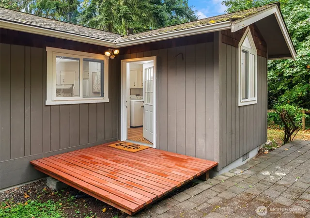 Photo 3 of Sale Pending at 20215 81st Avenue, Vashon, WA 98070 | MLS# NWM2577185 | Listing updated on 2026-09-28