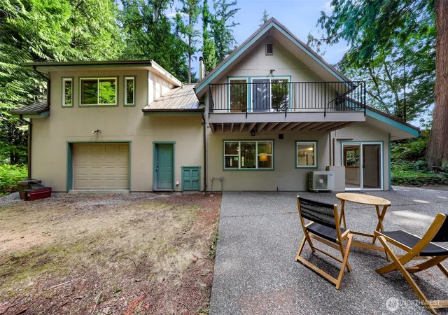 Photo 2 of Sale Pending at 2913 Broad St, Bellingham, WA 98225 | MLS# NWM2577227 | Listing updated on 2026-09-25