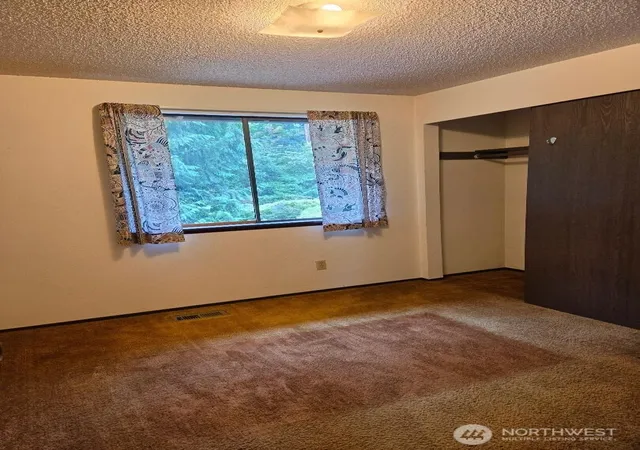 Photo 3 of Sale Pending at 7514 Locust Ave E, Bonney Lake, WA 98391 | MLS# NWM2577244 | Listing updated on 2026-09-23