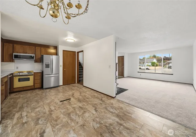 Photo 4 of Single family home for sale at 1810 N Highland St, Tacoma, WA 98406 | MLS# NWM2577265 | Listing updated on 2026-10-01
