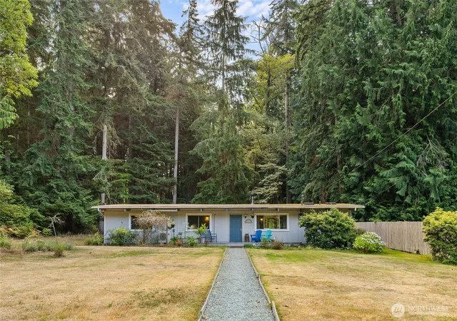 Photo 3 of Single family home for sale at 5093 E Harbor Rd, Freeland, WA 98249 | MLS# NWM2577345 | Listing updated on 2026-09-25