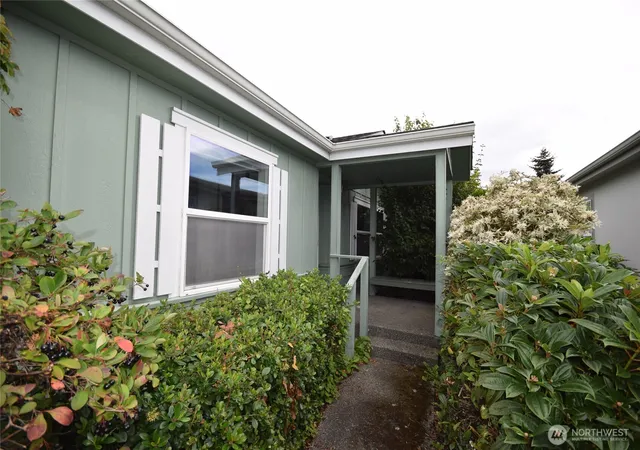 Photo 4 of Manufactured home for sale at 980 N Starboard Way, Sequim, WA 98382 | MLS# NWM2577357 | Listing updated on 2026-09-17