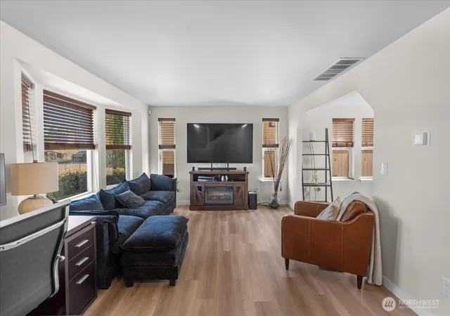 Photo 3 of Contingent at 1506 S Cushman Ave, Tacoma, WA 98405 | MLS# NWM2577426 | Listing updated on 2026-09-16