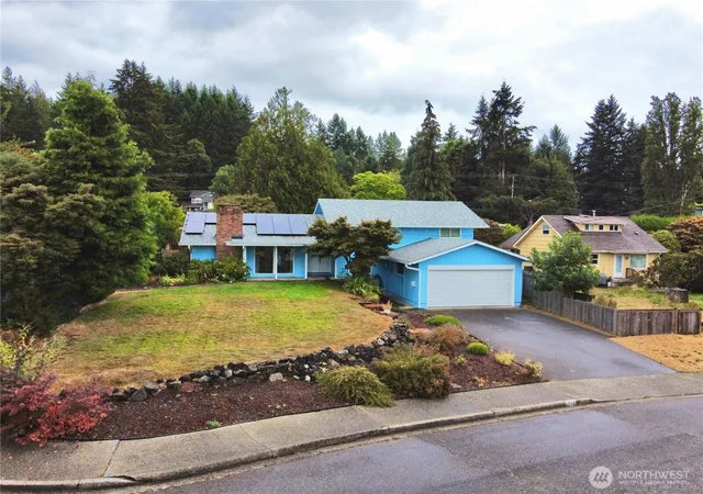 Photo 2 of Contingent at 1516 Bradley, Bremerton, WA 98310 | MLS# NWM2577584 | Listing updated on 2026-09-21