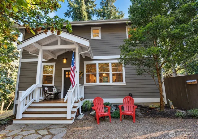 Photo 2 of Single family home for sale at 72 Grove St, Eastsound, WA 98245 | MLS# NWM2577620 | Listing updated on 2026-09-17