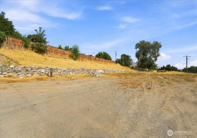 Photo 4 of Land for sale at 15 Terra Vista Ln, Chelan Falls, WA 98817 | MLS# NWM2577627 | Listing updated on 2026-09-18