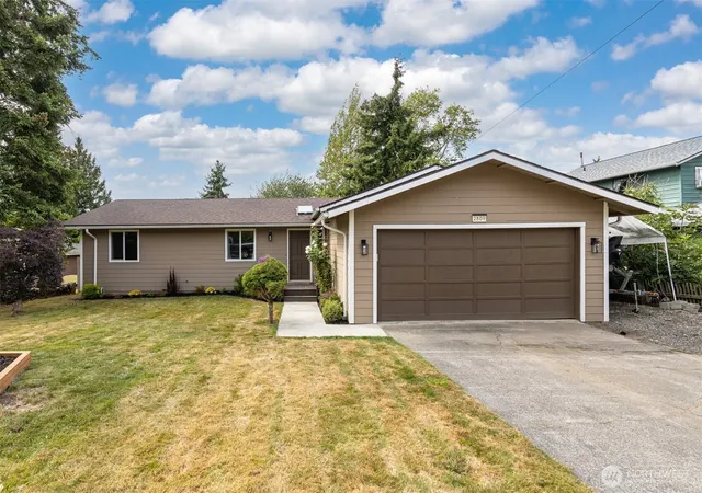 Photo 1 of Sale Pending at 2809 St Clair, Bellingham, WA 98226 | MLS# NWM2577697 | Listing updated on 2026-09-18