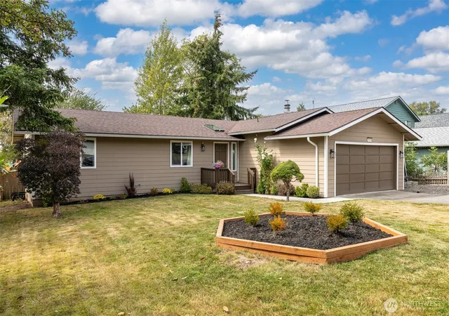 Photo 2 of Sale Pending at 2809 St Clair, Bellingham, WA 98226 | MLS# NWM2577697 | Listing updated on 2026-09-18