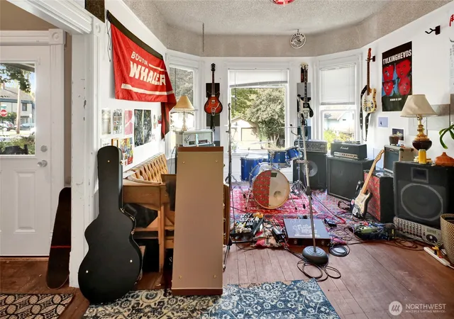 Photo 3 of House for sale at 1406 Franklin St, Bellingham, WA 98225 | MLS# NWM2577751 | Listing updated on 2026-09-25
