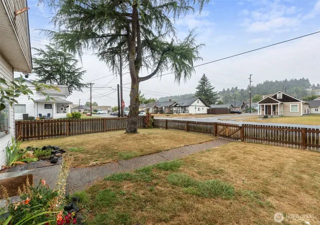 Photo 3 of Single family home for sale at 119 SW Cascade Ave, Chehalis, WA 98532 | MLS# NWM2577807 | Listing updated on 2026-09-30