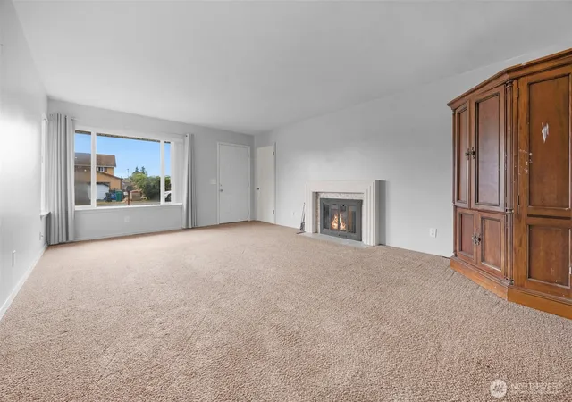 Photo 3 of Sale Pending at 9205 50th Avenue NE, Marysville, WA 98270 | MLS# NWM2577811 | Listing updated on 2026-09-17