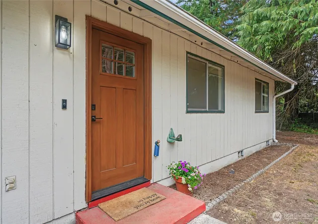 Photo 3 of Single family home for sale at 718 73rd Avenue Se, Tumwater, WA 98501 | MLS# NWM2577873 | Listing updated on 2026-09-17