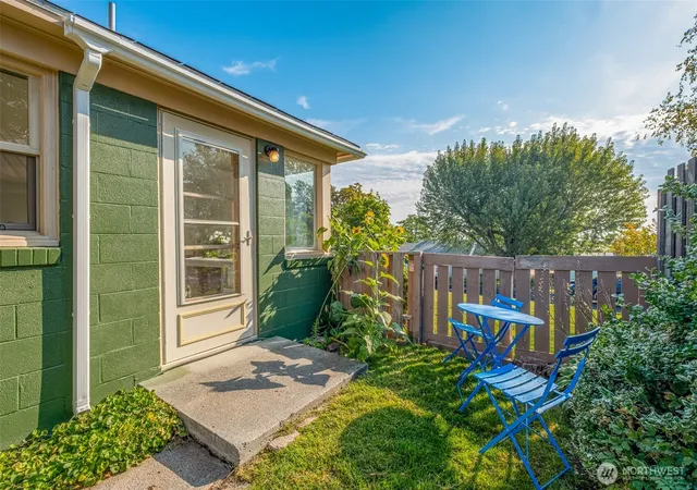 Photo 2 of Single family home for sale at 209 Maringo Rd, Ephrata, WA 98823 | MLS# NWM2578039 | Listing updated on 2026-09-25