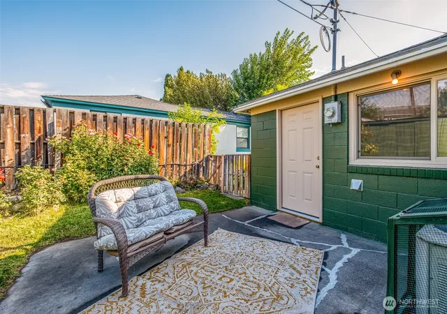 Photo 4 of Single family home for sale at 209 Maringo Rd, Ephrata, WA 98823 | MLS# NWM2578039 | Listing updated on 2026-09-25