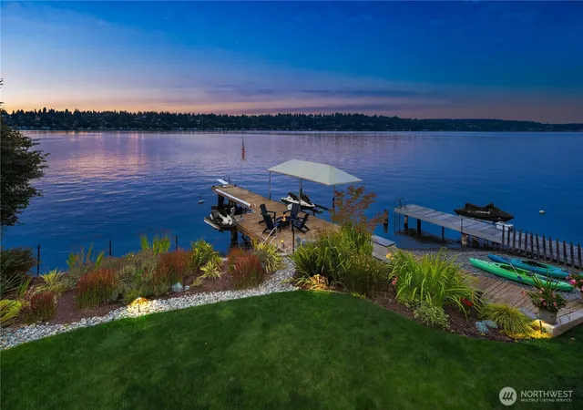 Photo 2 of Single family home for sale at 13031 Holmes Point Dr Ne, Kirkland, WA 98034 | MLS# NWM2578061 | Listing updated on 2026-09-30