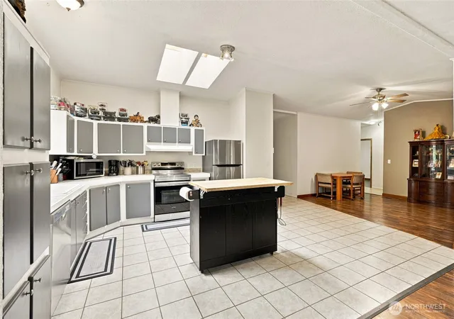Photo 4 of Manufactured home for sale at 665 Awa Ln, Camano Island, WA 98282 | MLS# NWM2578142 | Listing updated on 2026-10-02