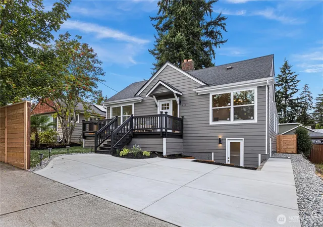 Photo 1 of Single family home for sale at 618 N 125th Street, Seattle, WA 98133 | MLS# NWM2578351 | Listing updated on 2026-09-17