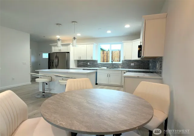 Photo 4 of Sale Pending at 648 SW B 139th St, Burien, WA 98166 | MLS# NWM2578399 | Listing updated on 2026-09-25