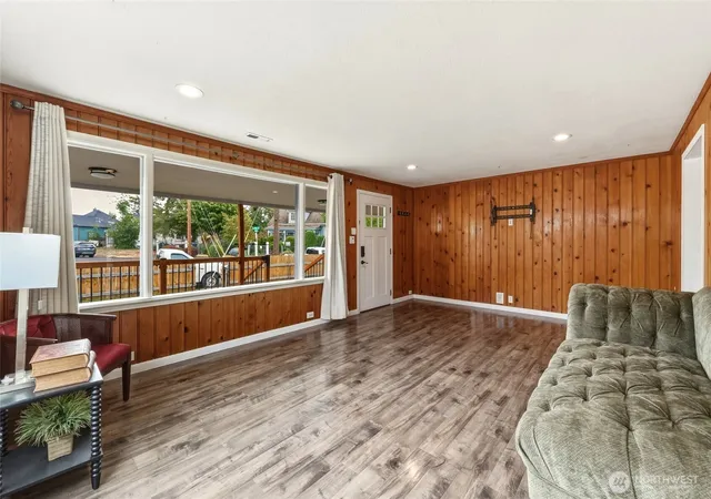 Photo 3 of Single family home for sale at 408 S 8th Avenue, Walla Walla, WA 99362 | MLS# NWM2578412 | Listing updated on 2026-09-30