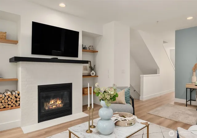 Photo 3 of Townhouse for sale at 21216 SE 42nd Lane, Issaquah, WA 98029 | MLS# NWM2578594 | Listing updated on 2026-09-30