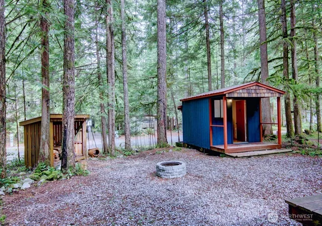 Photo 3 of Manufactured home for sale at 80 Sunset Cir, Deming, WA 98244 | MLS# NWM2578808 | Listing updated on 2026-09-25