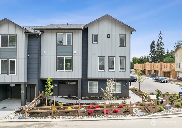 Photo 1 of Sale Pending at 16202 Manor Way #D11, Lynnwood, WA 98087 | MLS# NWM2578918 | Listing updated on 2026-10-02