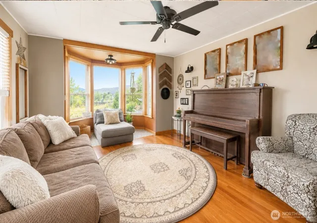 Photo 4 of Single family home for sale at 1012 Rodger St, Okanogan, WA 98840 | MLS# NWM2579013 | Listing updated on 2026-09-25