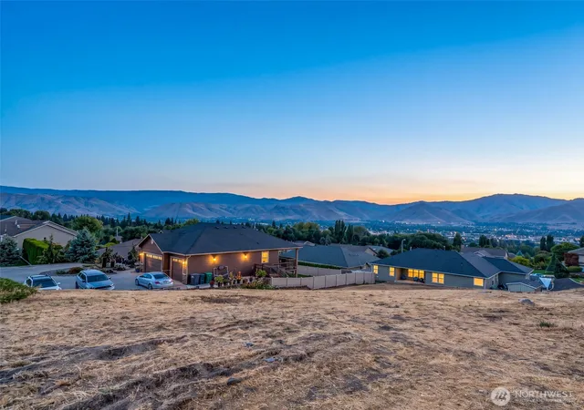 Photo 1 of Land for sale at 554 Bengal Ln, East Wenatchee, WA 98802 | MLS# NWM2579046 | Listing updated on 2026-09-25