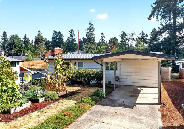 Single family home for sale at 13812 9th Place S, Burien, WA 98168 | MLS# NWM2579113