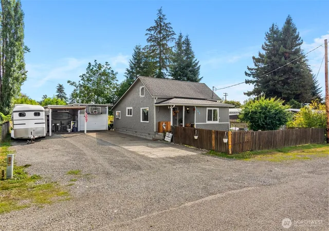 Photo 2 of Single family home for sale at 342 Main St, Onalaska, WA 98570 | MLS# NWM2579135 | Listing updated on 2026-09-22