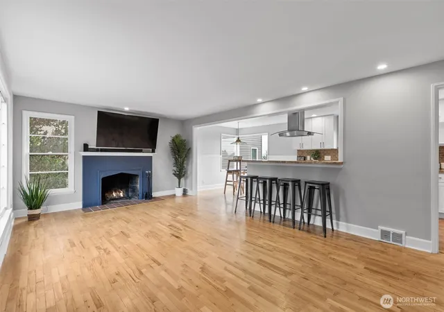 Photo 4 of Single family home for sale at 3712 37th Avenue SW, Seattle, WA 98126 | MLS# NWM2579169 | Listing updated on 2026-10-02