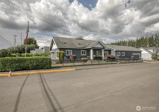 Photo 3 of Sale Pending at 218 B St, Cosmopolis, WA 98537 | MLS# NWM2579242 | Listing updated on 2026-09-24