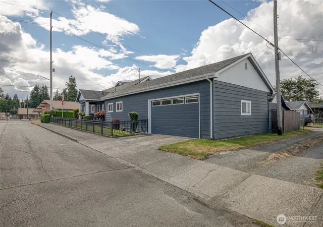 Photo 3 of Sale Pending at 218 B St, Cosmopolis, WA 98537 | MLS# NWM2579242 | Listing updated on 2026-09-24