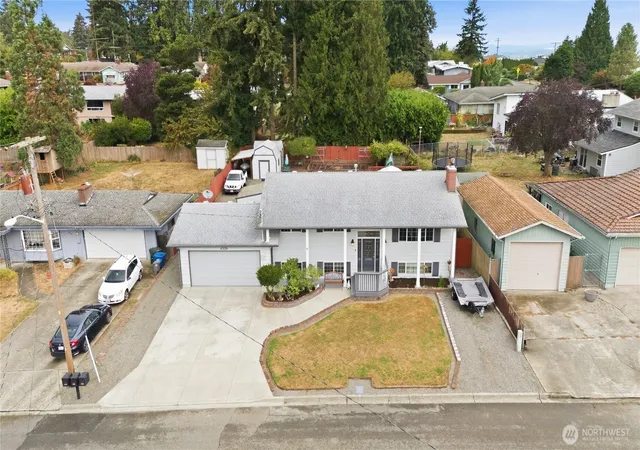 Photo 3 of Sale Pending at 4228 S 250th Street, Kent, WA 98032 | MLS# NWM2579320 | Listing updated on 2026-09-28