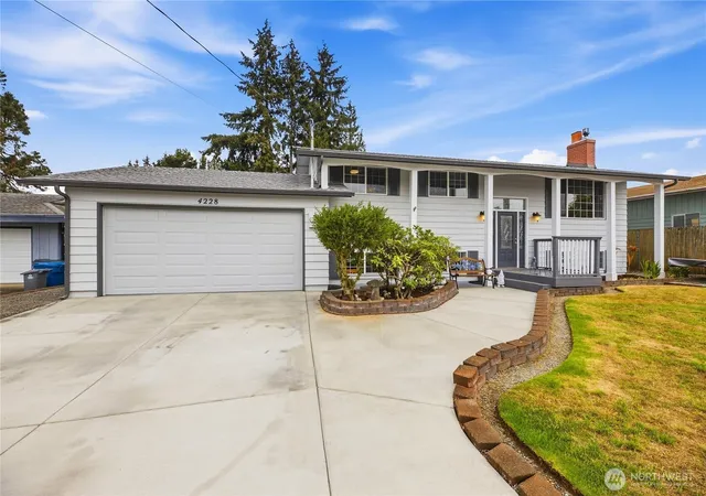 Photo 3 of Sale Pending at 4228 S 250th Street, Kent, WA 98032 | MLS# NWM2579320 | Listing updated on 2026-09-28