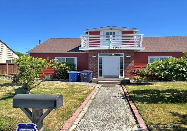 Photo 2 of Single family home for sale at 7041 S Fife St, Tacoma, WA 98409 | MLS# NWM2579349 | Listing updated on 2026-09-25