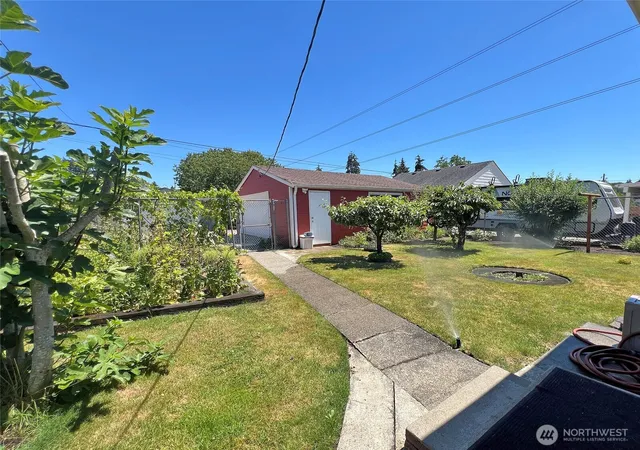 Photo 3 of Single family home for sale at 7041 S Fife St, Tacoma, WA 98409 | MLS# NWM2579349 | Listing updated on 2026-09-25