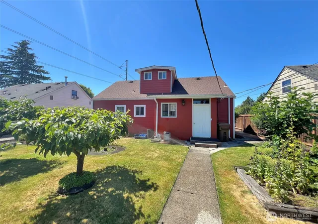Photo 3 of Single family home for sale at 7041 S Fife St, Tacoma, WA 98409 | MLS# NWM2579349 | Listing updated on 2026-09-25