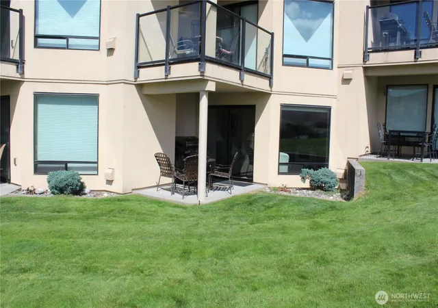 Photo 1 of Single family home for sale at 100 Lake Chelan Shrs Dr #17-3C, Chelan, WA 98816 | MLS# NWM2579414 | Listing updated on 2026-09-25