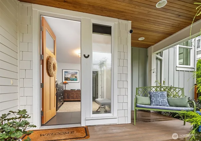 Photo 3 of Single family home for sale at 609 1st Street, Kirkland, WA 98033 | MLS# NWM2579457 | Listing updated on 2026-10-01