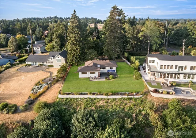 Photo 2 of Single family home for sale at 2040 Browns Point Blvd, Tacoma, WA 98422 | MLS# NWM2579532 | Listing updated on 2026-10-02