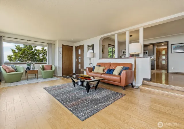 Photo 4 of Single family home for sale at 2040 Browns Point Blvd, Tacoma, WA 98422 | MLS# NWM2579532 | Listing updated on 2026-09-23