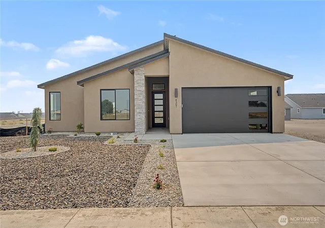 Single family home for sale at 703 North St NE, Quincy, WA 98848 | MLS# NWM2579557 | Listing updated on 2026-09-25