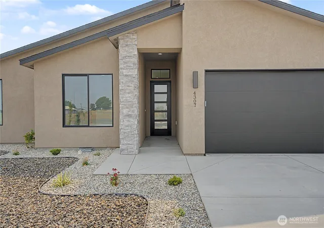 Photo 1 of Single family home for sale at 703 North St NE, Quincy, WA 98848 | MLS# NWM2579557 | Listing updated on 2026-09-25