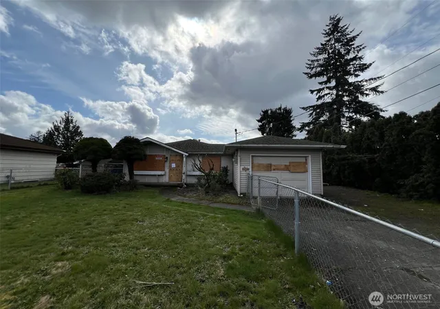 Photo 1 of Single family home for sale at 1006 17th Street Se, Auburn, WA 98002 | MLS# NWM2579583 | Listing updated on 2026-09-25
