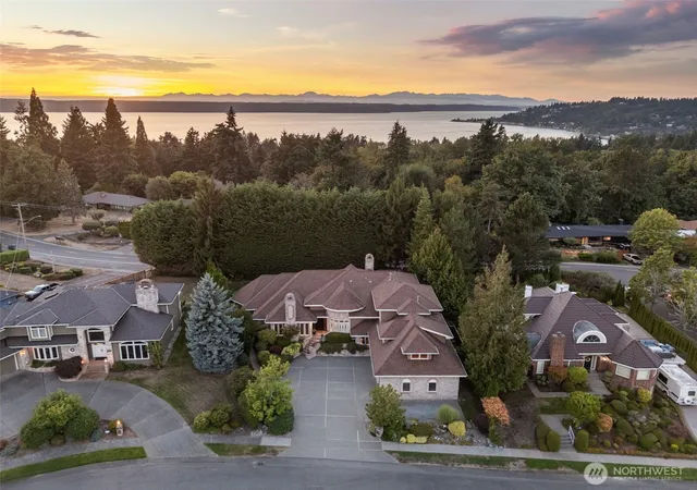 Photo 4 of Single family home for sale at 19305 4th Place SW, Normandy Park, WA 98166 | MLS# NWM2579595 | Listing updated on 2026-09-22
